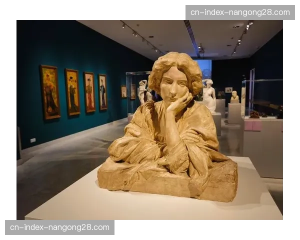 特写：巴塞罗那格拉西亚大道的“足球主题橱窗”设计赛