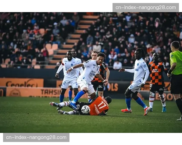 战报：克莱蒙客场2-2绝平洛里昂，艰难收获保级路上宝贵一分